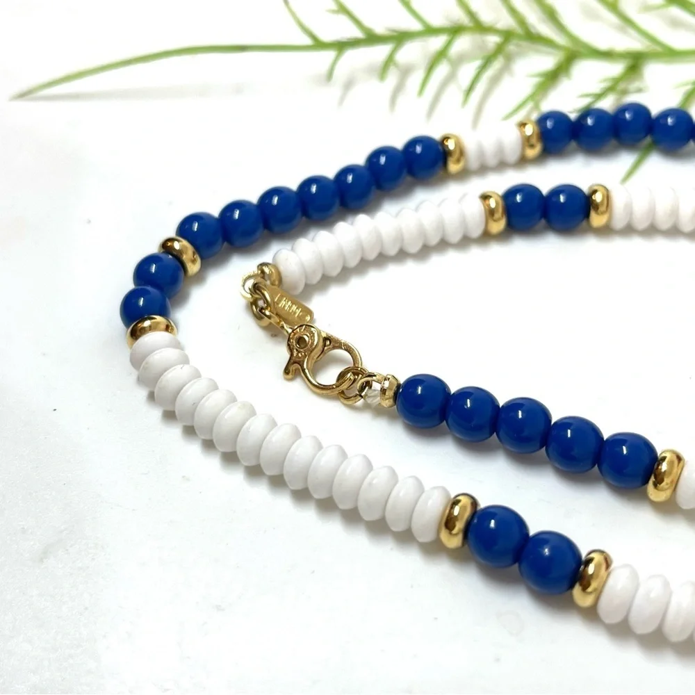 VINTAGE⚜️MONET RETRO Blue & White Acrylic Beaded Necklace